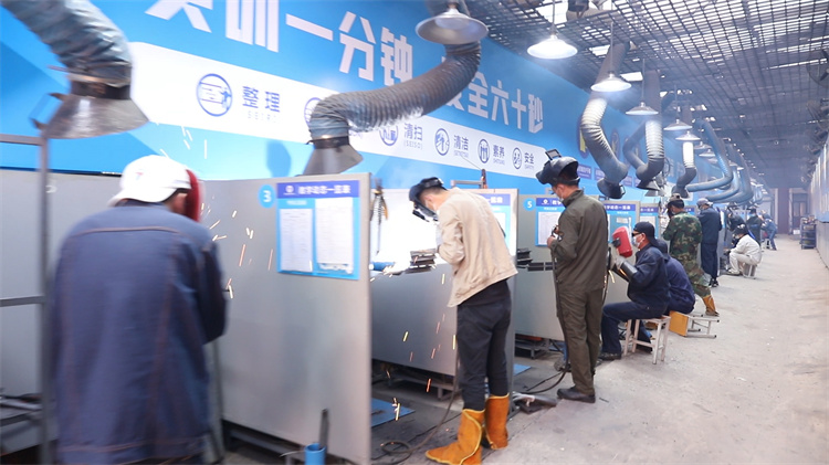 00后拒绝内卷，扎堆学焊接！西安万通焊接班带你快速入行