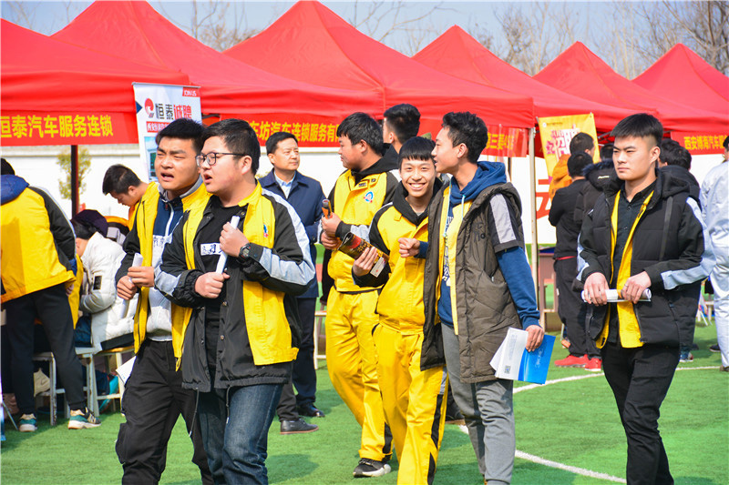 万通校园大型汽车人才双选会19