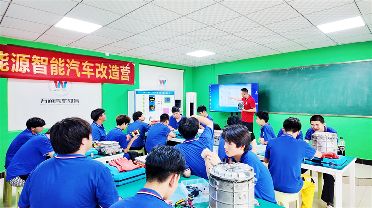 职校就业前景好的专业有哪些？大专学什么专业好就业？陕西择校指南