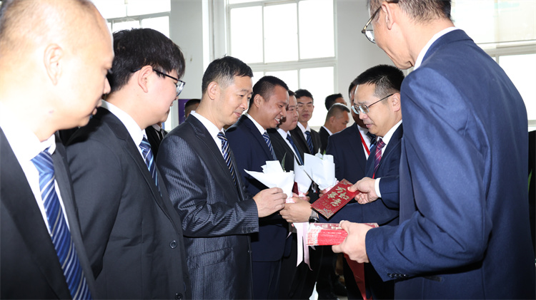 匠心筑梦，感恩有您 ——西安万通汽车学校庆祝第42个教师节主题活动温暖举行